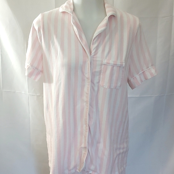 Liz Claiborne pajama set small flaw - Picture 3 of 12